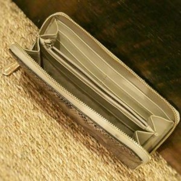 Michael Kors Python Beige Jet Zip Wallet - Picture 3 of 6